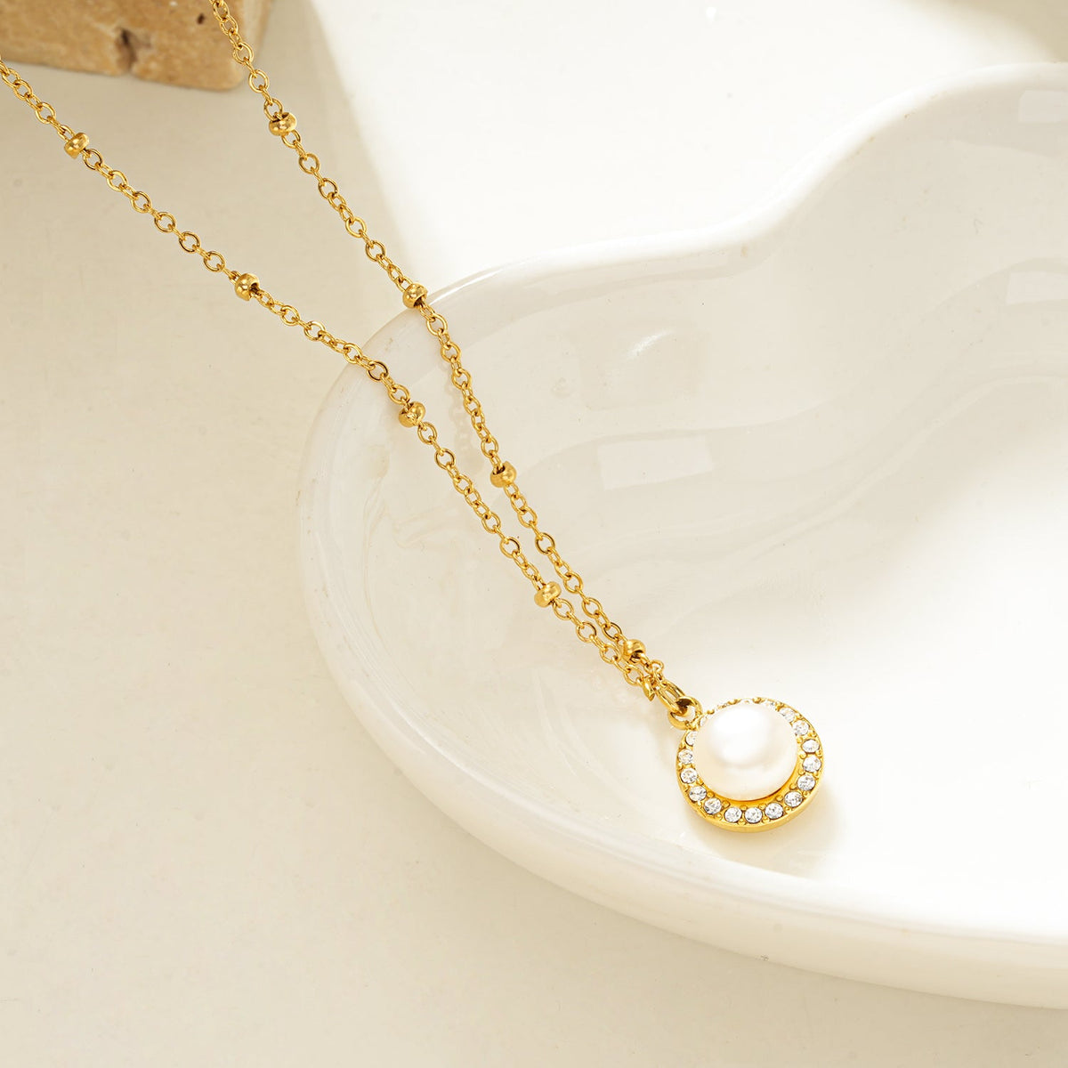 LATAHIA Gold: Beaded Chain necklace with Freshwater Pearl & Pavé Zirconia Border Pendant