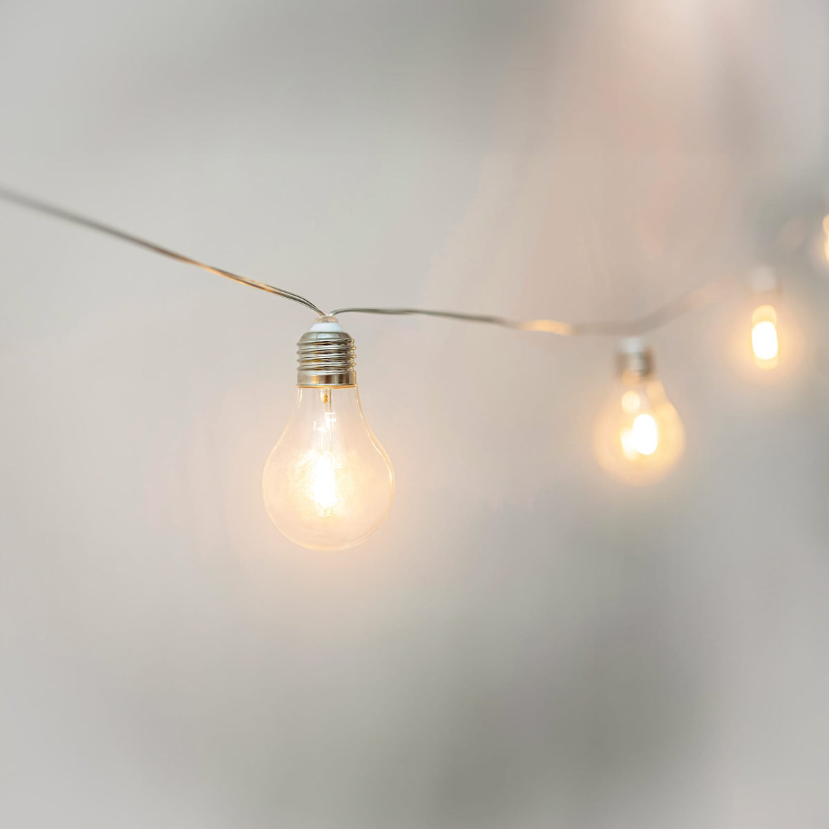 Stella<br> Solar-charged Garland